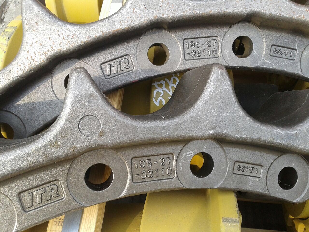 AGEN SPROCKET KOMATSU D375 MERK ITR